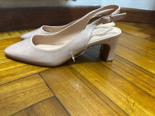 Zapatos de tacon charol Marypaz beige