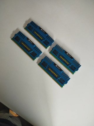 Memorias RAM DDR3 16 Gb Corsair 1866MHz