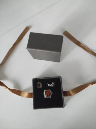 Conjunto Plata y Ámbar: Anillo y Pendientes