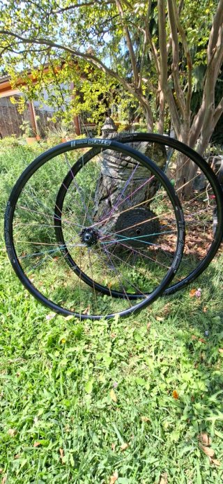 Ruedas NoTubes Grail + Radios Titanio