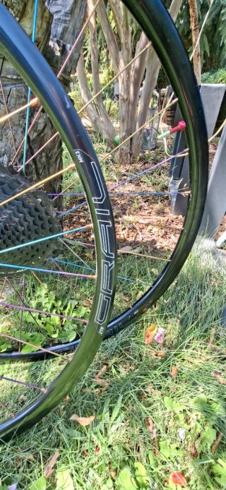Ruedas NoTubes Grail + Radios Titanio