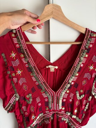 Vestido rojo bordado