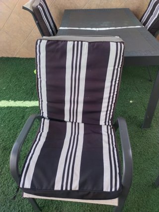 Mesa de jardín con 4 sillas