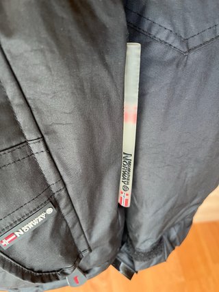 Chaqueta Geographical Norway Negra con Capucha