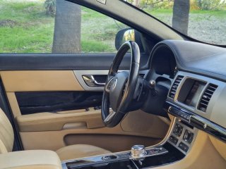 Jaguar XF 2012