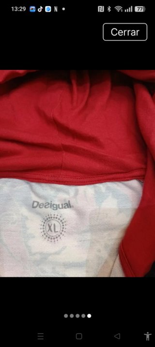 Chaqueta con capucha y estampado floral