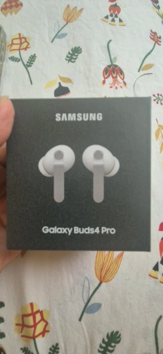 Samsung Galaxy S26+ y  Buds 4 Pro