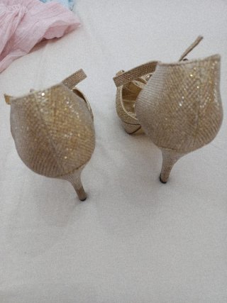 Sandalias de tacón doradas Pastor talla 37