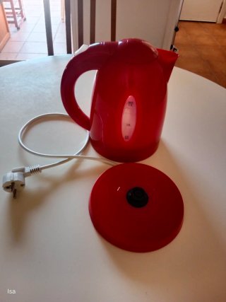 Hervidor de agua rojo 1.7L