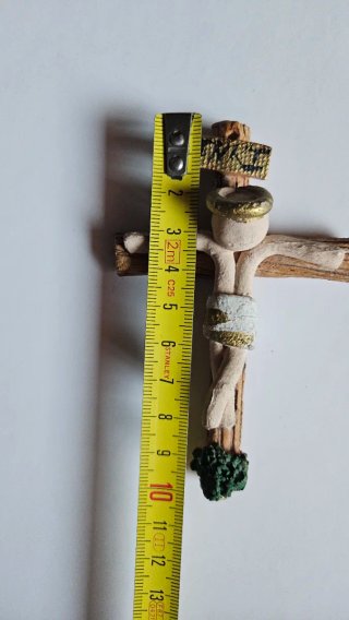 Crucifijo artesanal pequeño