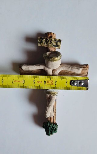 Crucifijo artesanal pequeño