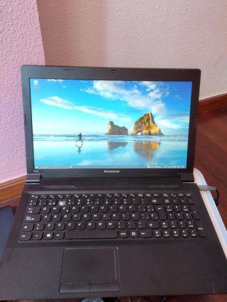 Portátil Lenovo Negro