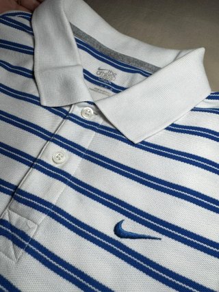 Polo Nike de rayas azul y blanco manga corta