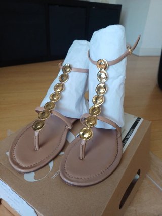 Sandalias Zara griegas monedas doradas