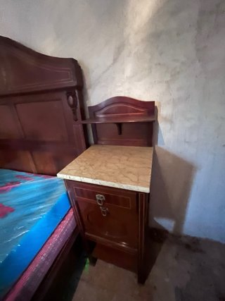 Conjunto Armario, Cama y Mesitas