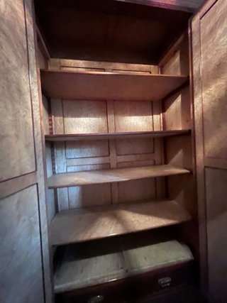 Conjunto Armario, Cama y Mesitas