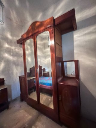 Conjunto Armario, Cama y Mesitas