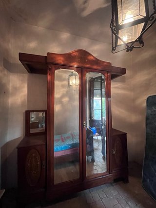 Conjunto Armario, Cama y Mesitas