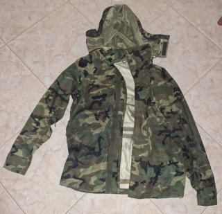 Traje impermeable camuflaje intemperie