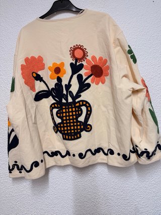 Chaqueta bordada viral multicolor