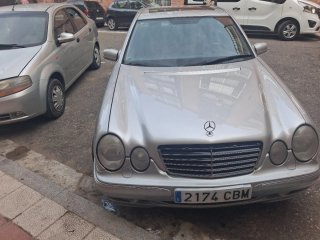 Mercedes-Benz e 320  2001