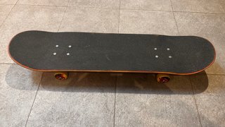 SKATE OXELO (Tabla con estructura y ruedas)