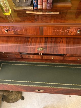Escritorio buró madera con marquetería y piel