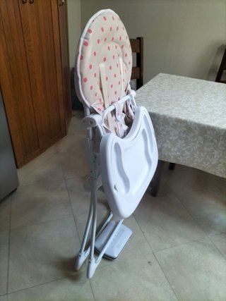 Trona para bebé con funda de lunares