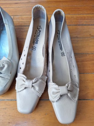 Zapatos tacón y Pitillos Mima Pies beige