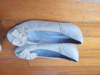 Zapatos tacón y Pitillos Mima Pies beige