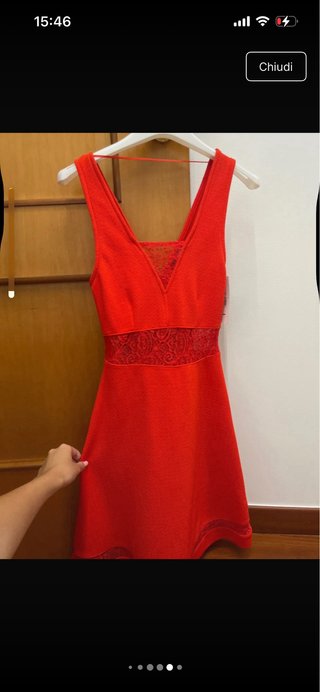 Vestito rosso con pizzo