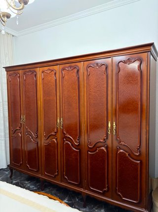 Dormitorio matrimonio completo. Madera y mármol