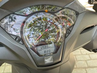 Honda SH 300 Negra y Plata