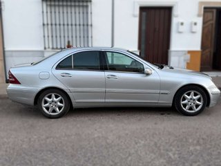 MERCEDES clase c