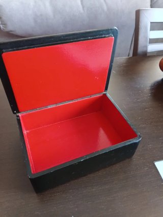 Caja de madera con bailarina