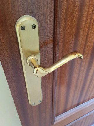 Puerta madera maciza estándar