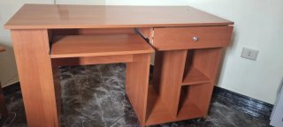 Escritorio madera con cajón y silla