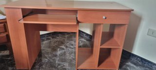 Escritorio madera con cajón y silla