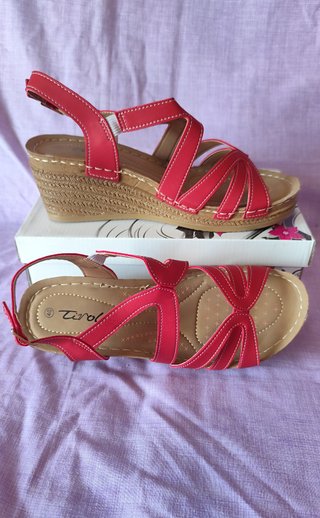 Sandalias cuña rojas Tivoli Talla 40