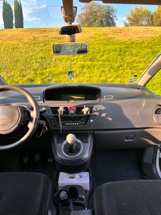 Si vende vehículo