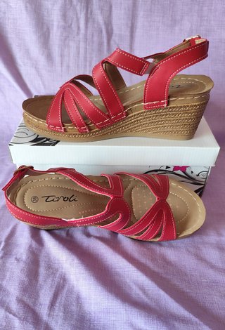 Sandalias cuña Tivoli rojas talla 38