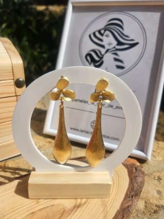 Pendientes dorados largos