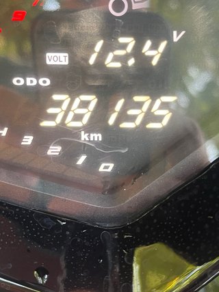 Kymco AK 550 2019 - muy cuidada + extras