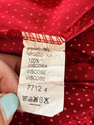 Vestido corto de verano con lunares