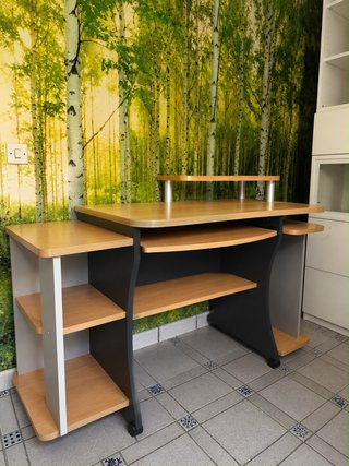 Mesa de escritorio madera y metal