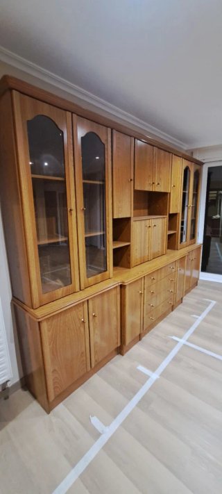 Armario de salón madera y cristal