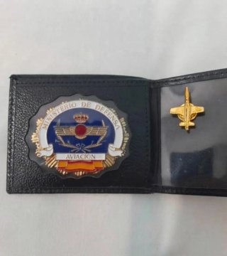Cartera + Pin: Billetera Aviación.