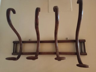 Perchero artesanal de madera