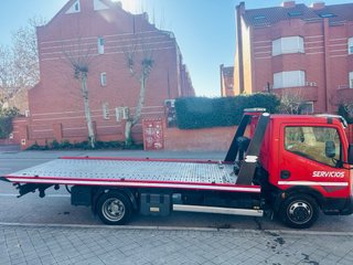 Nissan Cabstar grua portacoches