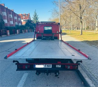 Nissan Cabstar grua portacoches